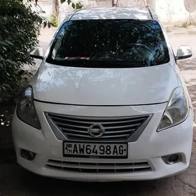 Nissan Versa 2011