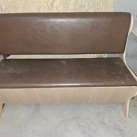 Stul 3 adamlyk kafeda bolya