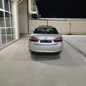 Toyota Camry 2015