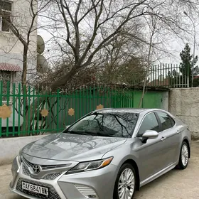 Toyota Camry 2018