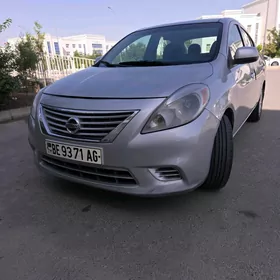 Nissan Versa 2012