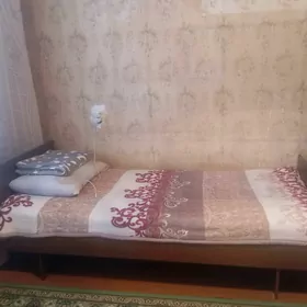 Кровать