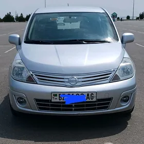 Nissan Versa 2011