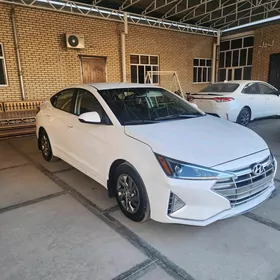 Hyundai Elantra 2020