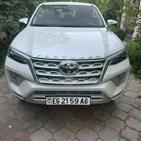 Toyota Fortuner 2024