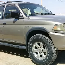 Mitsubishi Montero Sport 1999