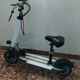 Tokly samokat skuter