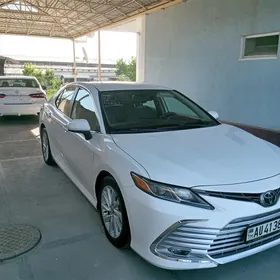 Toyota Camry 2021