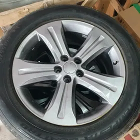 255/55 R19 Highlander