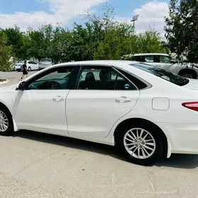 Toyota Camry 2016
