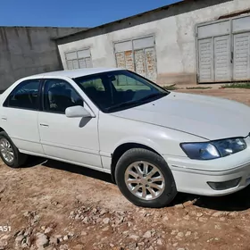 Toyota Camry 2000