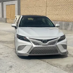 Toyota Camry 2021