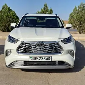 Toyota Highlander 2021