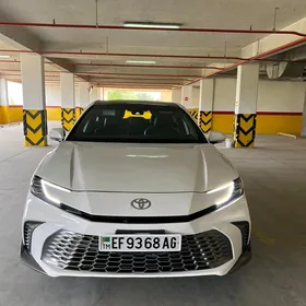 Toyota Camry 2025