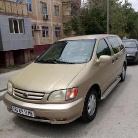 Toyota Sienna 2001