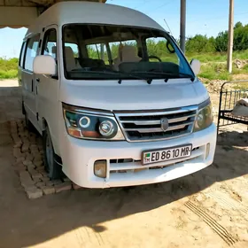 Toyota Hiace 2012