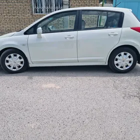 Nissan Tiida 2008