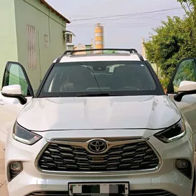 Toyota Highlander 2022