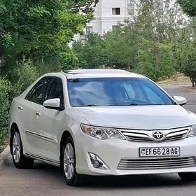 Toyota Camry 2013