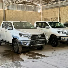 Toyota Hilux 2025