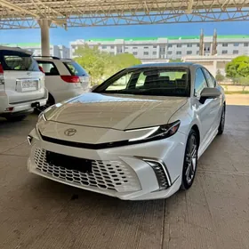 Toyota Camry 2025