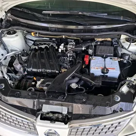 Nissan Tiida 2006