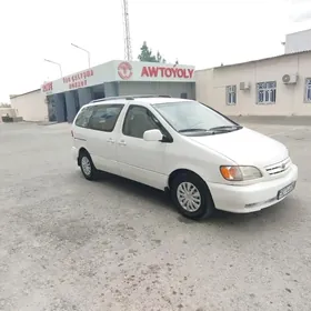 Toyota Sienna 2001