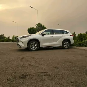 Toyota Highlander 2022