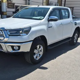 Toyota Hilux 2025