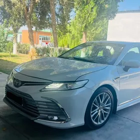 Toyota Camry 2022