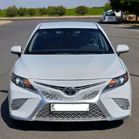 Toyota Camry 2019