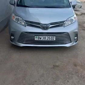Toyota Sienna 2019
