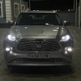 Toyota Highlander 2020
