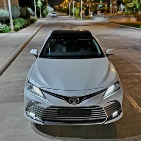 Toyota Camry 2021