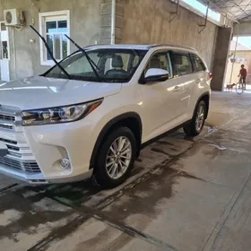Toyota Highlander 2019