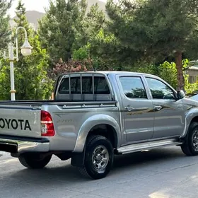 Toyota Hilux 2015
