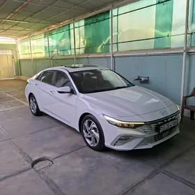 Hyundai Elantra 2024