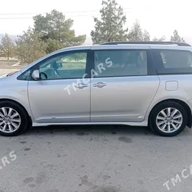 Toyota Sienna 2020