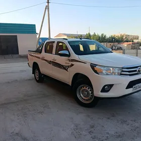 Toyota Hilux 2020