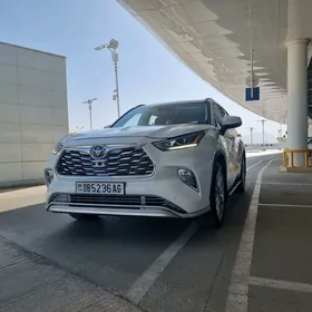 Toyota Highlander 2021