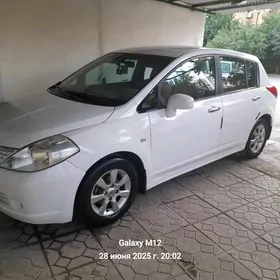 Nissan Tiida 2006