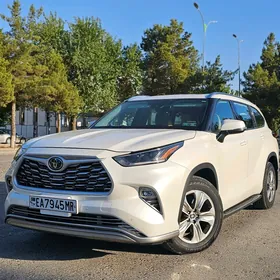 Toyota Highlander 2021