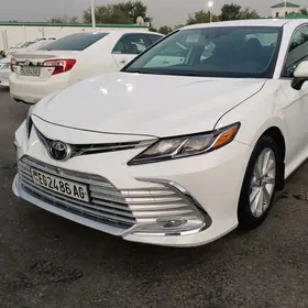 Toyota Camry 2021