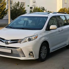 Toyota Sienna 2016