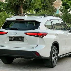 Toyota Highlander 2020