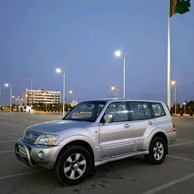 Mitsubishi Pajero 2003