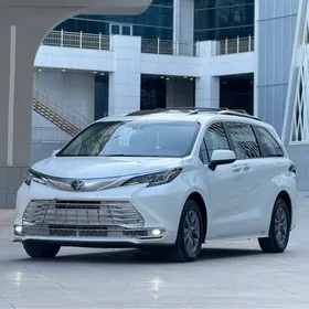Toyota Sienna 2022