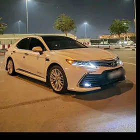 Toyota Camry Hybrid 2020
