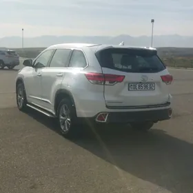 Toyota Highlander 2018