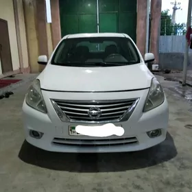Nissan Versa 2012